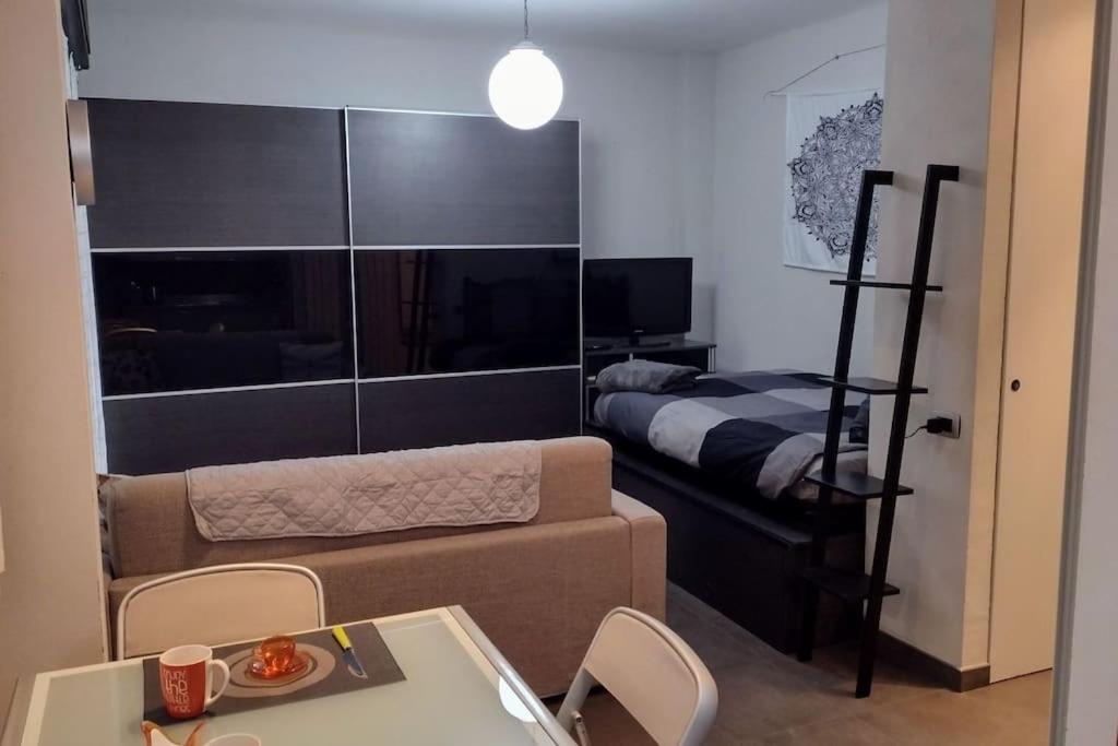 Appartamento Mama Monolocale Terrazzo Vista Mare 벤티밀리아 외부 사진